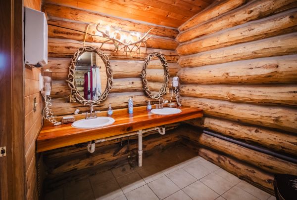 VanCampCabins-Bathhouse-Sinks